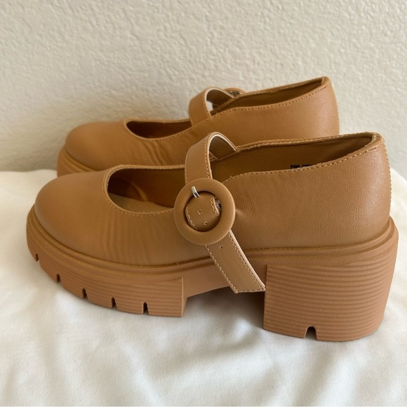 NWOT, Journee Collection Platform Block Heel Zarynn Mary Jane in Cognac, Sz 6.5 - Picture 2 of 10